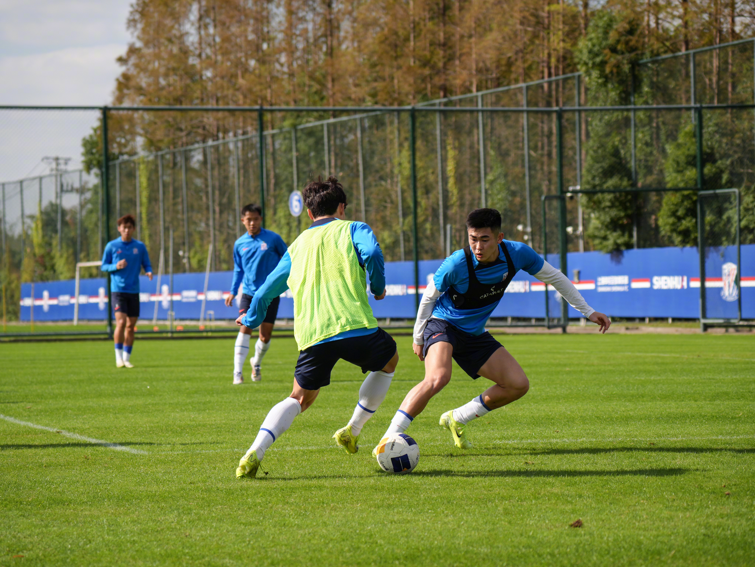 星空体育官方网站包含赛前切尔西止住颓势——荷甲节点到来，更衣室稳定，训练强度明显提升的词条