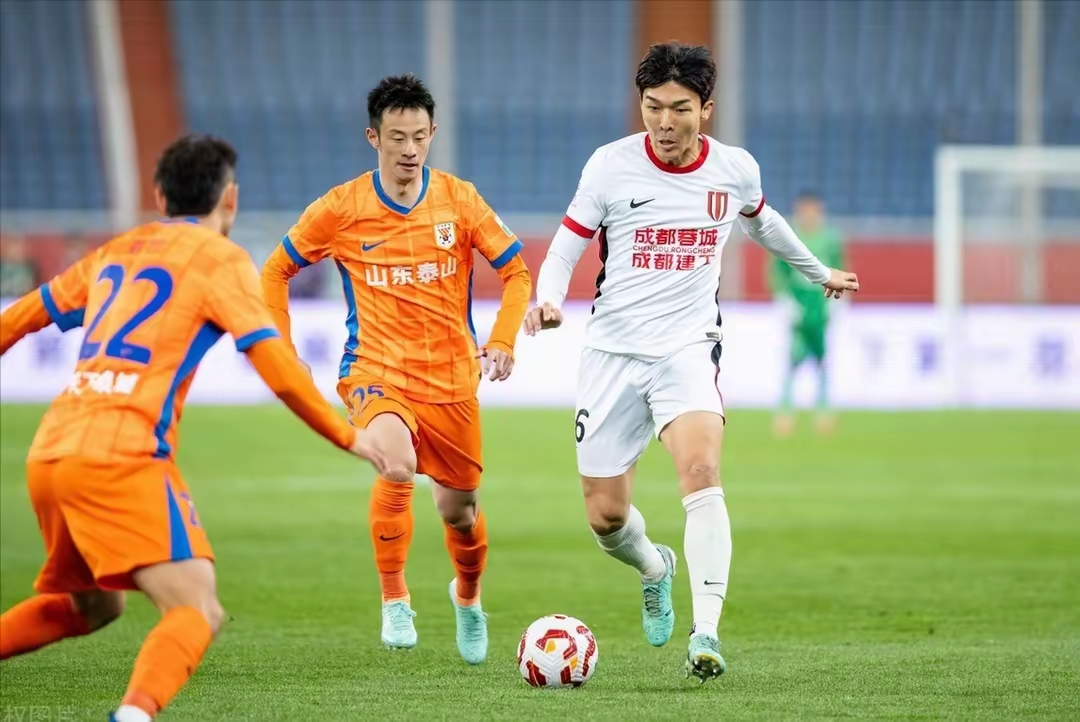 星空体育官方网站中超倒计时；山东泰山转会期更衣室发声；细节引发关注；媒体盛赞；医务组通报恢复的简单介绍