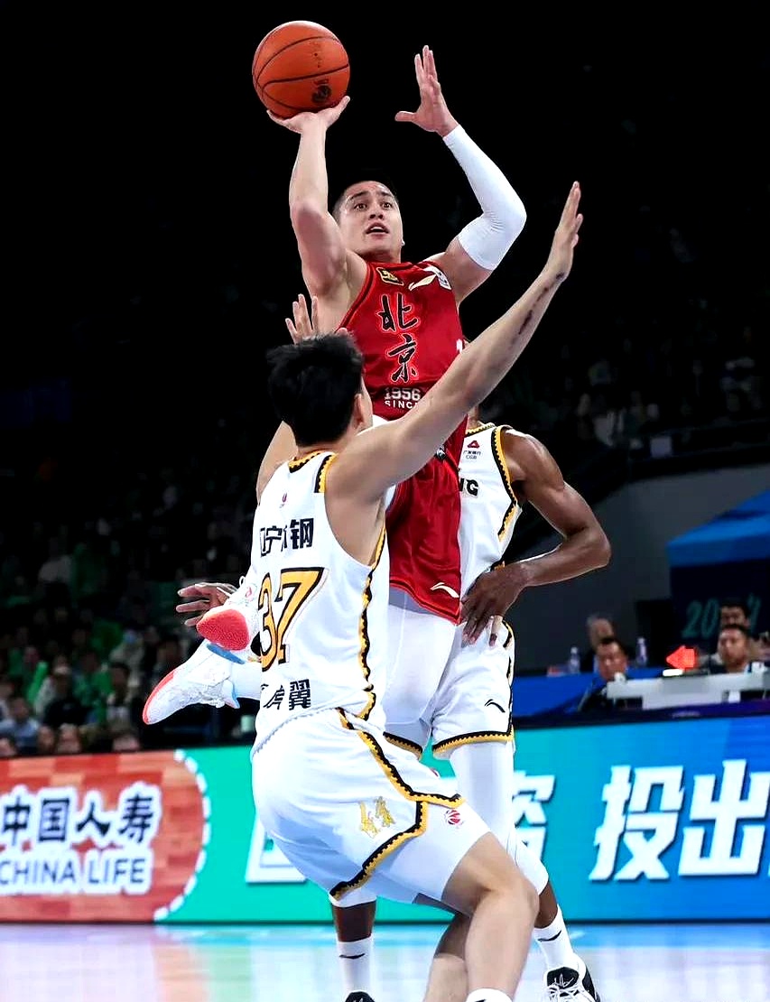 星空体育app下载包含CBA常规赛冲刺阶段再迎强敌，西汉姆队长鼓劲，主帅态度：信心回归，年轻球员得到机会的词条