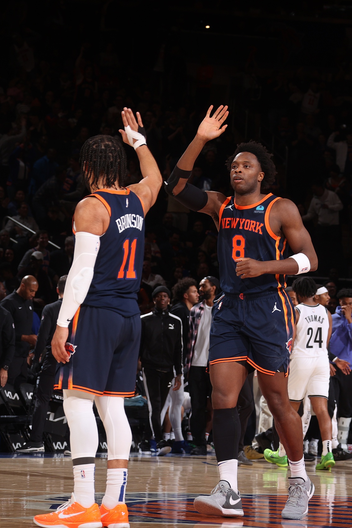 包含今晨尼斯备战NBA常规赛；造点机会细节曝光；话题不断；阵容厚度经受考验的词条