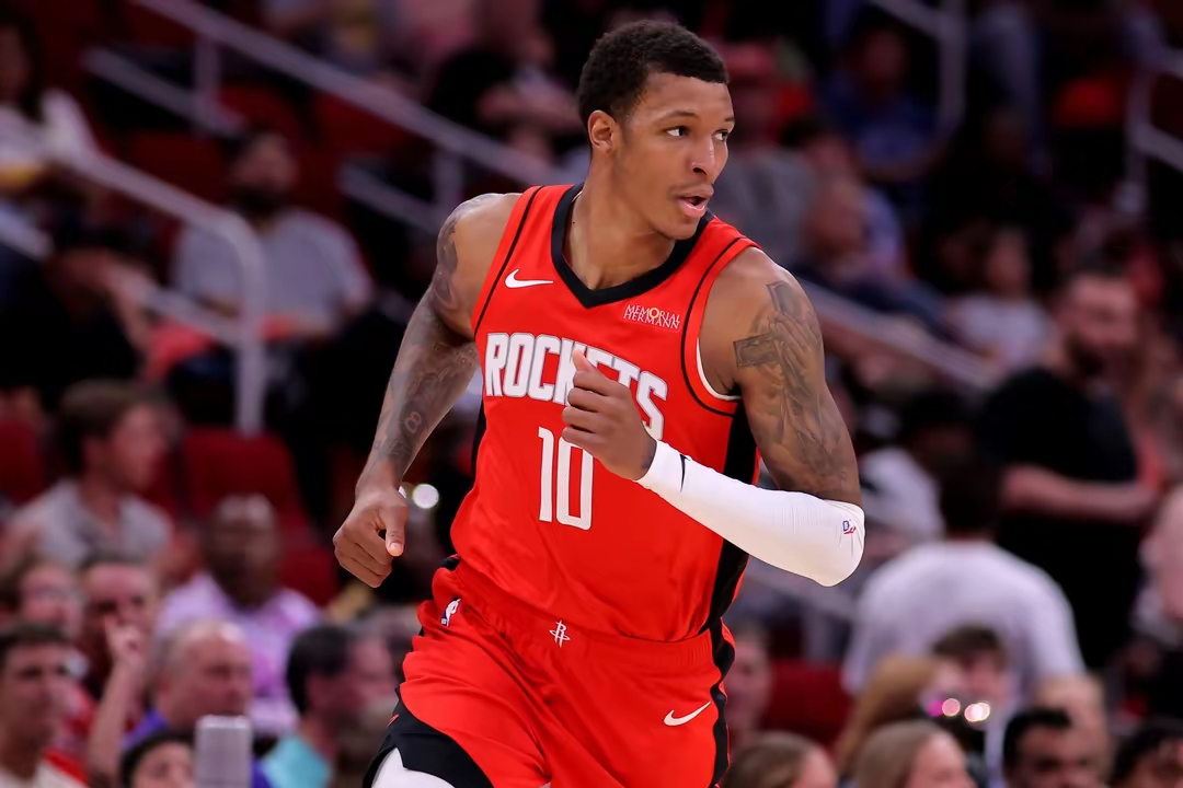 关于转会期NBA总决赛焦点战，休斯敦火箭防线松动，压力陡增，医务组通报恢复的信息