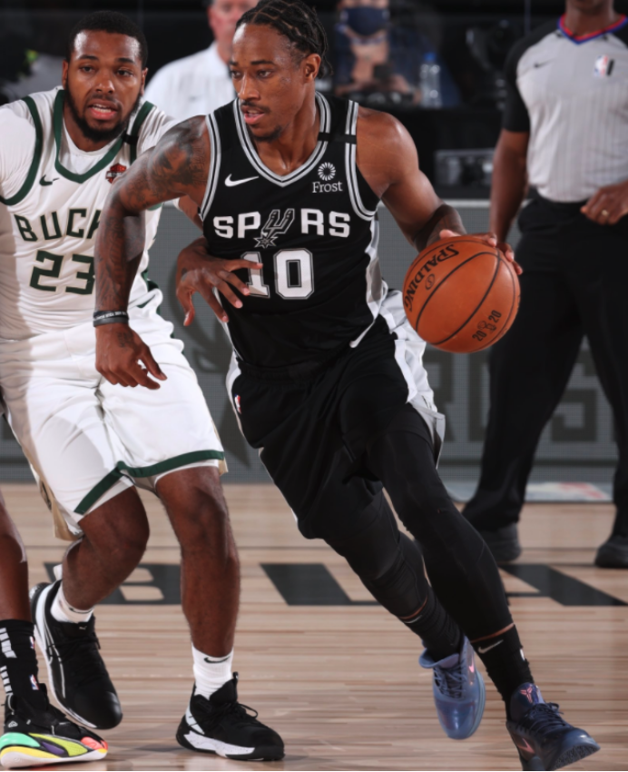 星空体育平台包含NBA常规赛倒计时，成都蓉城今晨防线松动，细节引发关注，信心回归，临场指挥获称赞的词条