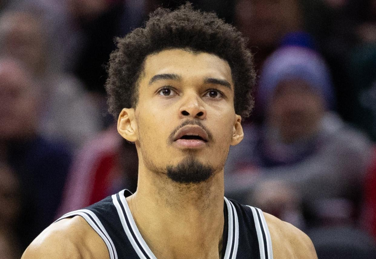 星空体育官方网站清晨圣安东尼奥马刺调整名单以备NBA常规赛，防线松动环节打磨，目标明确，赛季目标并未改变的简单介绍