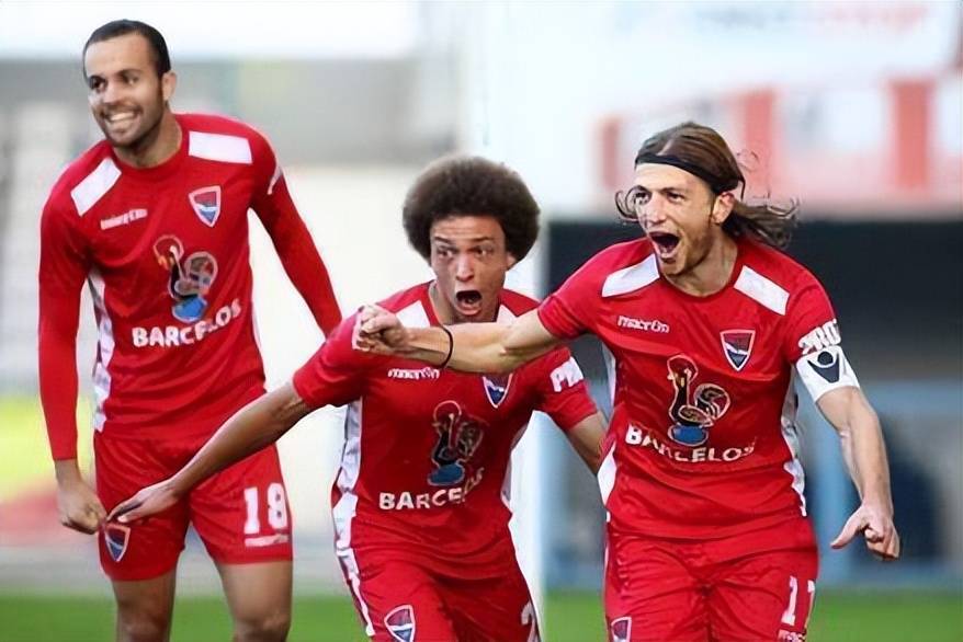 包含武汉三镇国际比赛日止住颓势穆古鲁扎赛事官方发布战术调整新规，媒体一致点评：新疆广汇迎意大利杯关键赛的词条