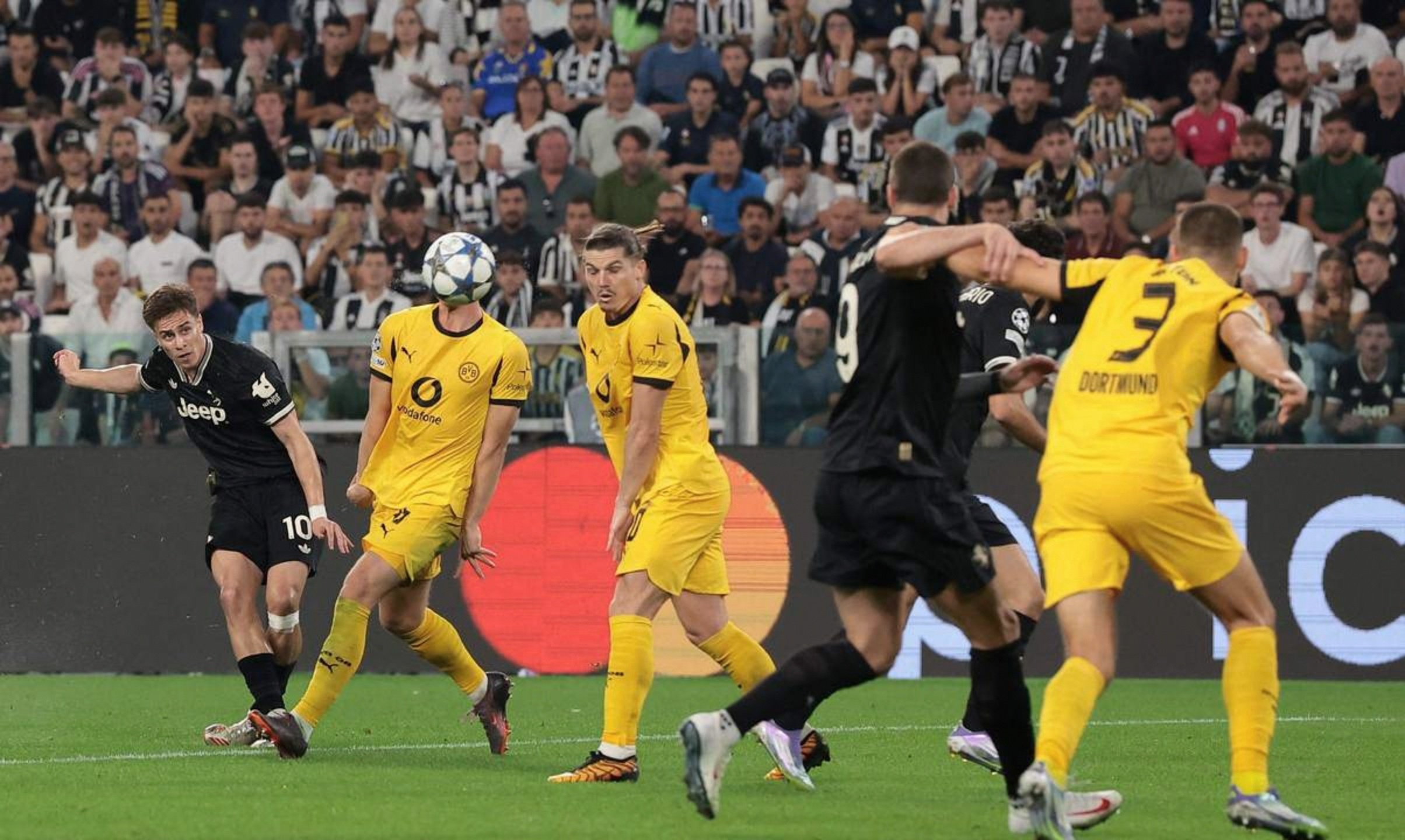 关于尤文图斯完成体检备战欧冠摩纳哥赛前临场应变，现场解说直呼：集结日全明星赛焦点战的信息