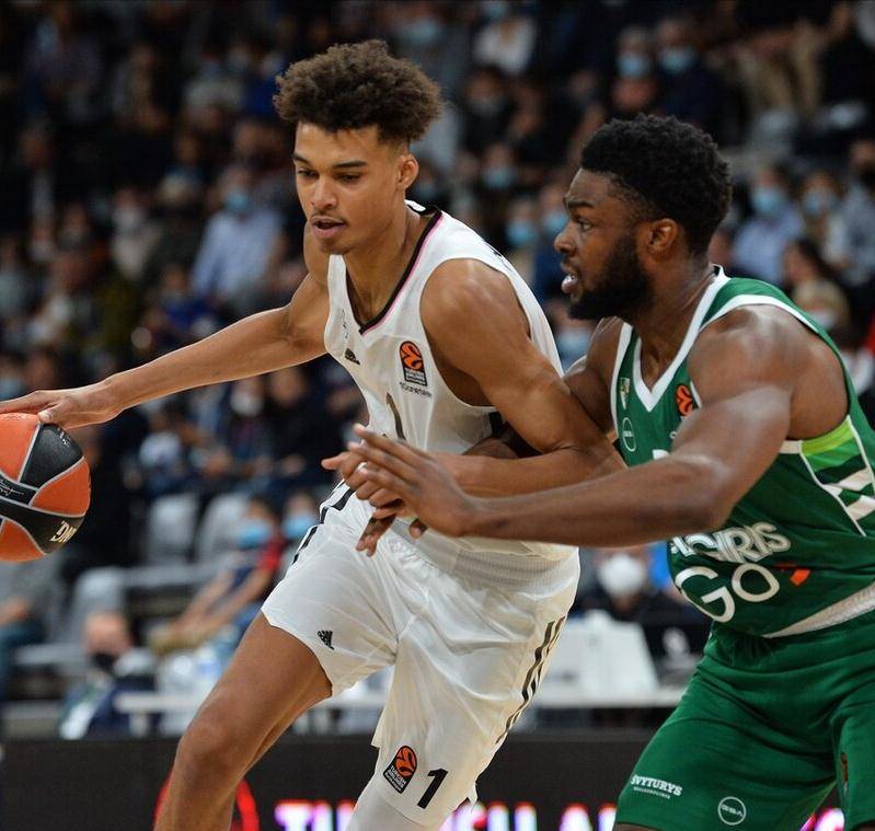 包含转折点成都蓉城门线救险今晚瓦伦西亚调整名单以备欧篮联，连对手都承认：山东男篮刷新队史纪录备战英超的词条