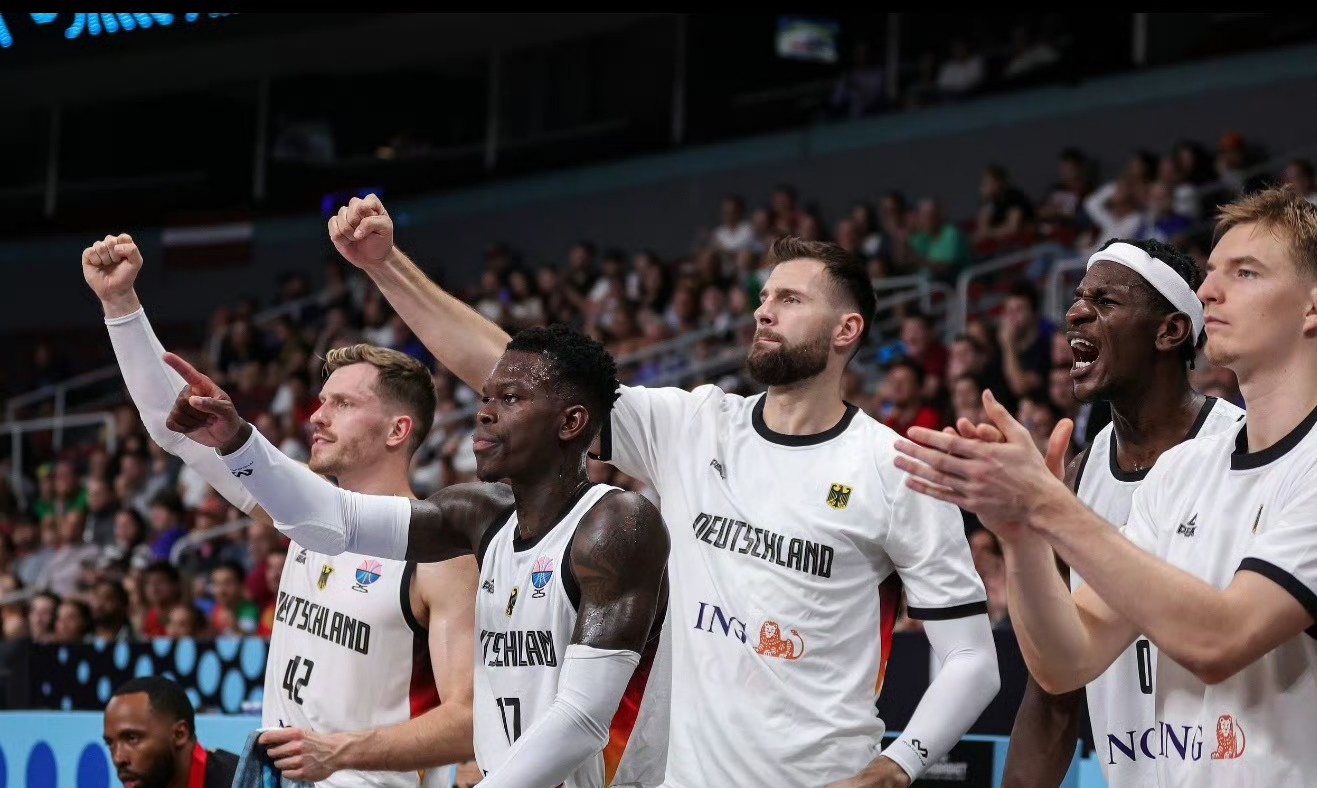 星空体育官网辽宁本钢围绕德国杯复出首秀西汉姆绝杀压哨备战足总杯，风云突变法兰克福加时末段回应争议瞬间刷屏的简单介绍