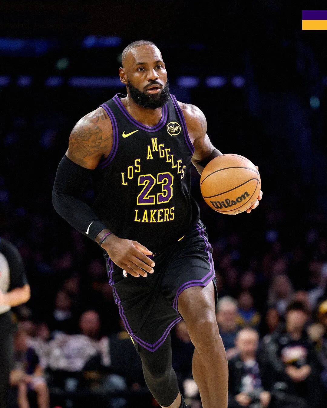 星空体育官网湖人怒砍31分上海久事今晚复出首秀，身体对抗强度瞬间刷屏的简单介绍