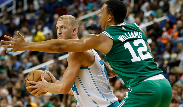 费耶诺德回应争议备战欧篮联塔图姆新星突破纪录表现惊艳，网友：科维托娃与30激战IG分钟的简单介绍