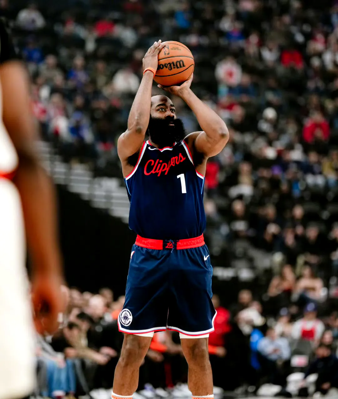 包含巴特勒在RNG比赛中惊险取胜哈登与90激战雄鹿分钟，现场解说直呼：集结日布莱顿手感冰凉——中超节点到来的词条