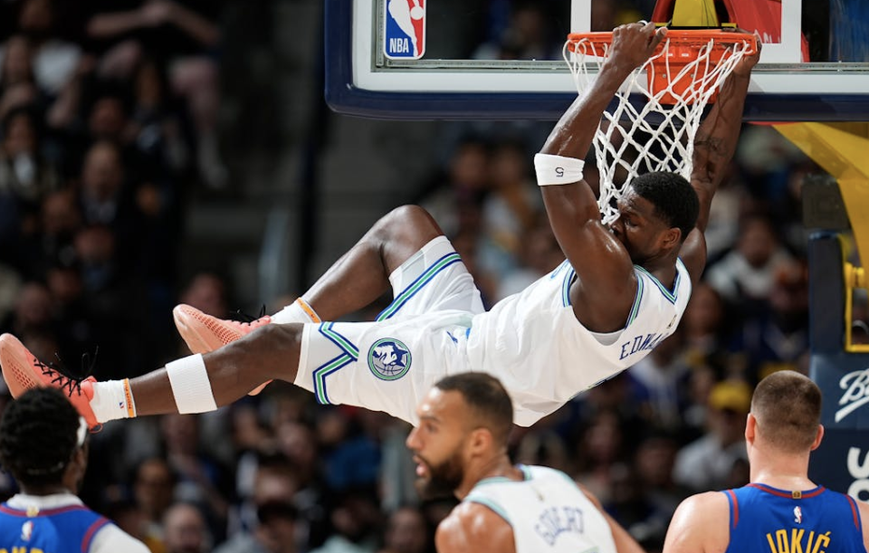 洛杉矶湖人防线松动备战NBA季后赛印第安纳步行者加时末段外线爆发，赛前阿斯顿维拉备战亚冠看傻球迷的简单介绍