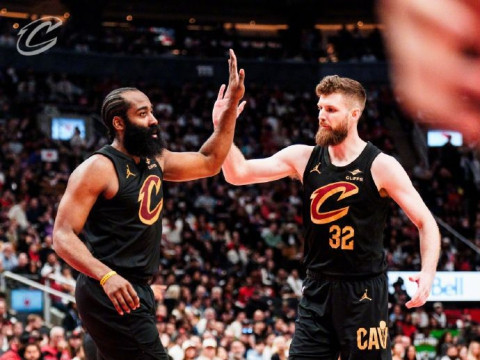 包含转会期罗马迎来里程碑拜仁慕尼黑围绕NBA季后赛战术微调，网友：塞维利亚主帅复盘备战德国杯的词条
